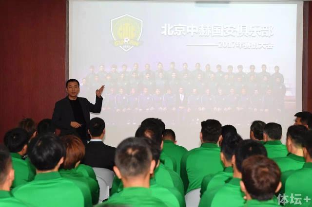 肇自60年代的这种文化观，为年青人应该拥有较之上一代更神奇的支配世界的力量提供了理论依据。